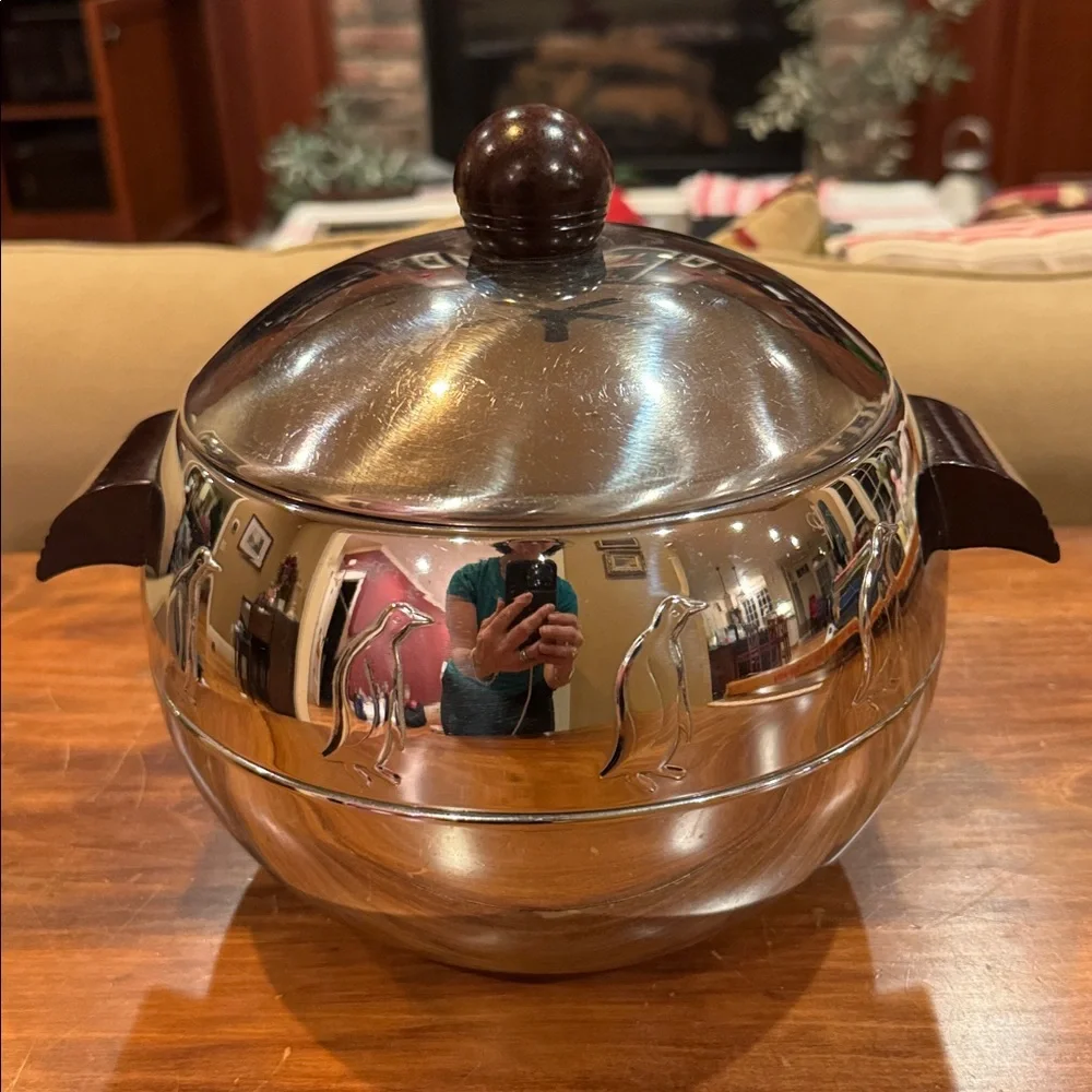 Vintage MCM West Bend Chrome Penguin Hit Cold Ice Bucket Made In USA Bakelight